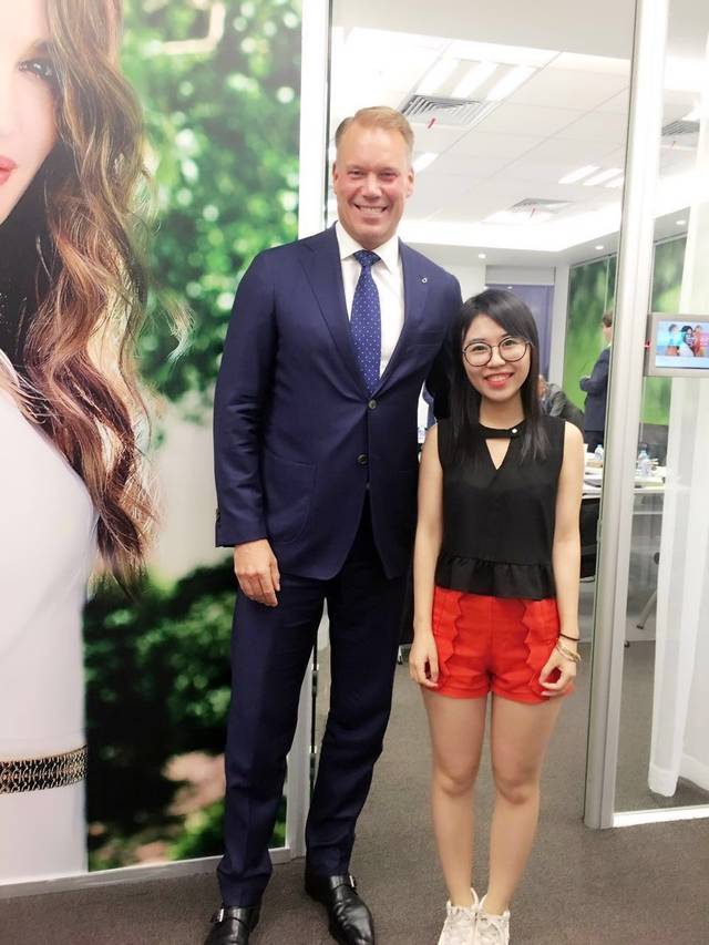 ‘hth官网入口’张家界玻璃桥开放仅12天叫停 官方称内部升级(图1) 华体会体育hth官方网站