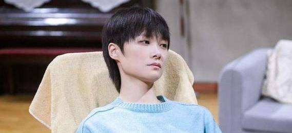 
2005年 李宇春拿下冠军 成选秀界鼻祖 现在怎么样？|hth官网入口(图6)